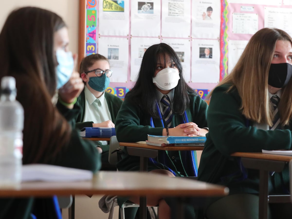 Masker Dapat Menjadi Hal Yang Wajib di  Sekolah Menengah Wales